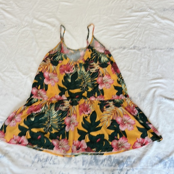 Rip Curl Tropical Dress. Sz M. Excellent condition. - Picture 2 of 3
